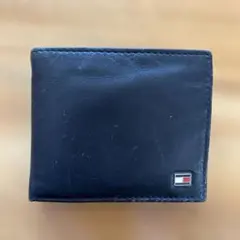 TOMMY HILFIGER ブラック二つ折り財布