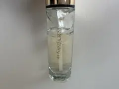 イヴサンローラン　ラディアントタッチブラープライマー1