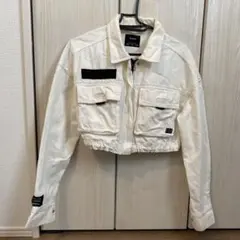 Bershka ホワイト クロップドジャケット