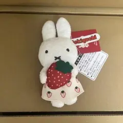 ミッフィー ストロベリー いちご ぬいぐるみ マスコット - メルカリ