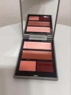 THREE グローフリーダムパレットライジング X02