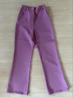 ピンク