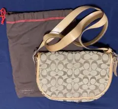 COACH ワンショルダーバッグ　シグネチャー　ハーフムーン ブラック