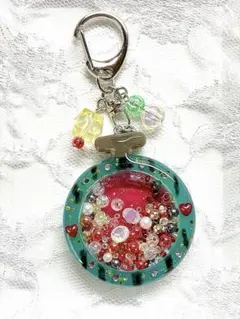 スイカのシャカシャカキーホルダー レジン シェイカー - メルカリ