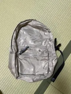プ*️様 グレー　迷彩　リュックサックのサムネイル