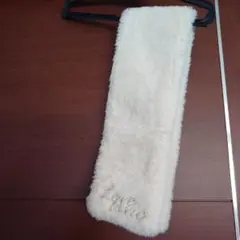 ファー風マフラー刺繍入り