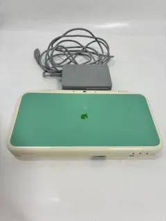 New 2DS LL とびだせどうぶつの森　クリーム/ミント 充電器付き