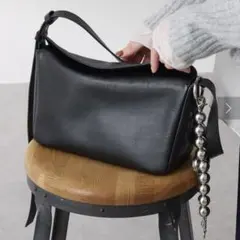 【超美品/新品】メタレスレザーバック/本革/バッグのサムネイル