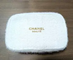 CHANEL ポーチ 雪の結晶チャーム付き