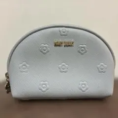 MARY QUANT デイジーエンボス ラウンドポーチ ライトブルーのサムネイル