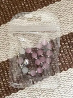 ピンク系キャッツアイ風ビーズブレスレット