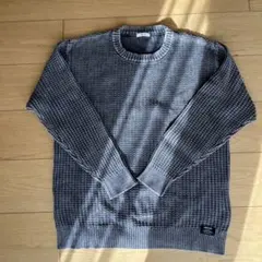 グレー クルーネックニット