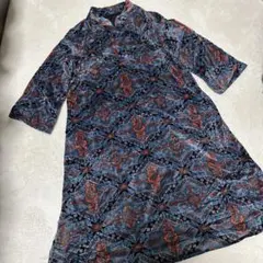 ヴィンテージ風 ベロアプリント 総柄ワンピ サイドポケット有 紺×茶 シック