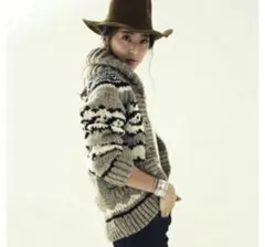 2025年最新】TODAYFUL カウチンニットの人気アイテム - メルカリ