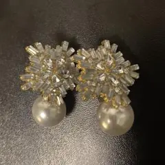 フラワーモチーフ ビジュー パール ピアス ブライダル　結婚式　前撮り