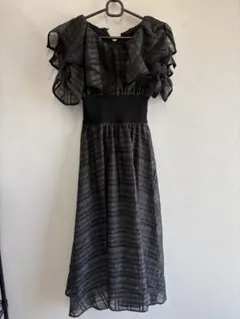 MAJESTICLEGONフリル付きブラックワンピース Mのサムネイル