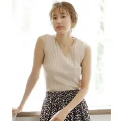 INGNI  フレンチスリーブ変則リブ　Ｖネック　ベージュ　M