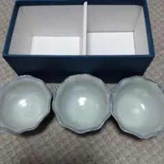 たち吉 青色と白色の花模様茶碗3個セット