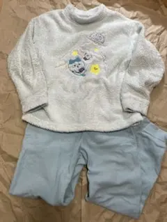 ユニクロ ちいかわ はちわれ シナモンロール パジャマ 上下 130cm