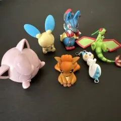 ポケモン フィギュア ミニフィギュア 4体 キーホルダー1つ 指人形1つ