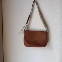 ブラウンショルダーバッグ