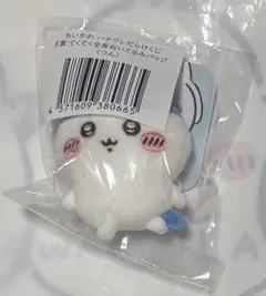 ちいかわ　ハチワレだらけくじ　E賞　全身ぬいぐるみバッジ　つん