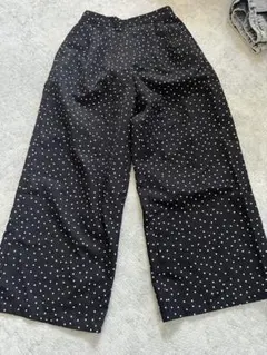 GU 黒と白の水玉模様 ワイドパンツ