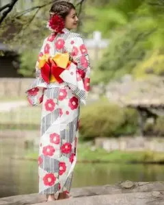 【匿名♡発送】みちょぱ着用モデル　 黒　赤白花柄浴衣　帯2点セット　ギャル 匿名♡発送】みちょぱ着用モデル 黒 赤白花柄浴衣 帯2点セット