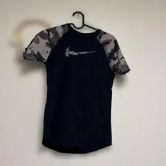 ナイキ 半袖Tシャツ 迷彩切替 ブラック キッズ　Mサイズ スウォッシュロゴ