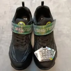 スキルシューター ブラック スニーカー　22