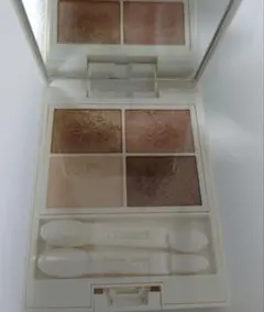 コスメデコルテクリスマスDECORTE アイグロウジェムプレスドコンパクト101