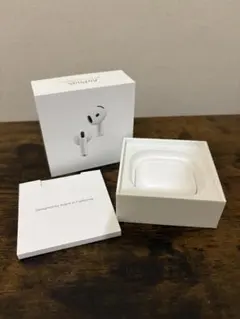 Apple AirPods 4 アクティブノイズキャンセリング搭載 本体のサムネイル