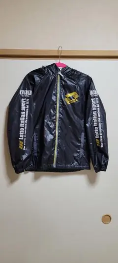 Lottoフード付きナイロンジャンパー✨ スポーツや雨の日にピッタリ‼️