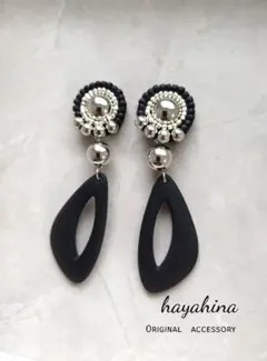 【642】ハンドメイドピアス/イヤリング　ビーズ刺繍　大ぶりピアス