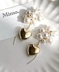 『No 14』ピアス　ハート揺れる　パールじゃらじゃら　上品ゴールド　イヤリング