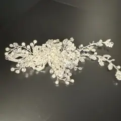 ウェディングヘッドドレス 花と葉のデザイン