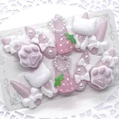 【現品】ネイルチップ 量産型 地雷系 サブカル パンク 肉球 いちご ピンク 白