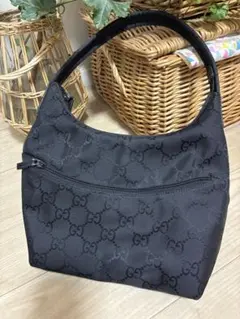 GUCCI ブラック GGパターン ショルダーバッグ