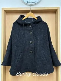 Sunny clouds フード付きダークグレーのポンチョ