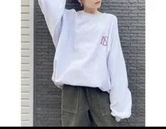 アングリッド　ビッグシルエットロゴスウェットのサムネイル