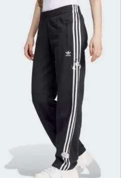 adidas Originals/刺しゅうフラワー パンツ