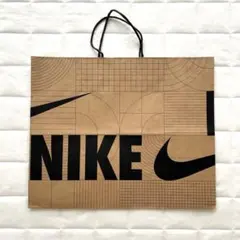 NIKE ショップ袋 紙袋 サイズ違い2枚 - メルカリ