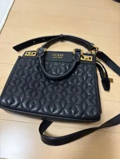 GUESS　ショルダーバッグ　ハンドバッグ　ゴールド　ブラック　レディース