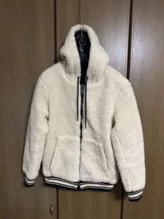 Bershka ボアジャケット フード付き クリーム色