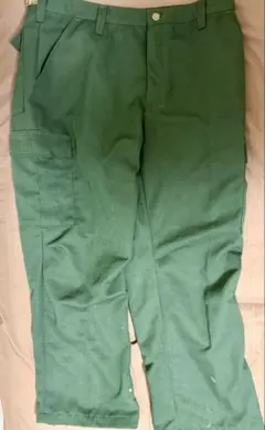 緑色 ワークパンツ サイドポケット付き