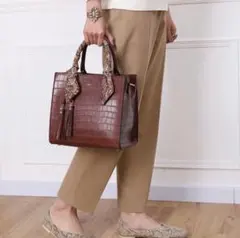 お値下げ済　アングリッド　クロコ風型押しアオリスクエアバッグ【スカーフなし】