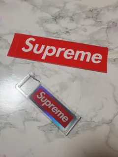supreme キーホルダー