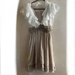 フリル付きベージュミニドレス➕ボレロ付き