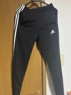 adidas AEROREADY 黒ジャージパンツ