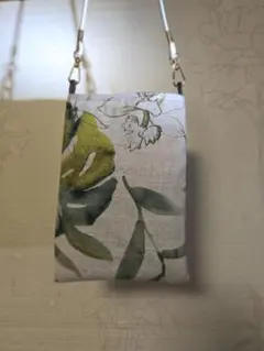 美品新品未使用品。スマホショルダーバッグ、ハンドメイド製